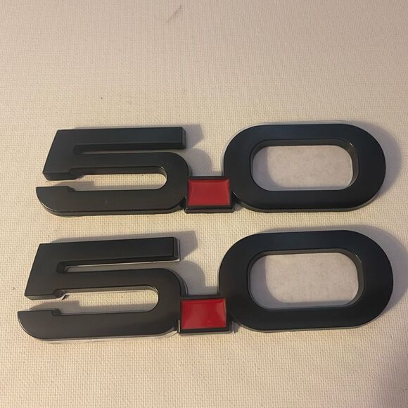 Mustang 5.0 3D Left Right Fender Emblems for 2015-2020 Set of 2 Black/Red NWT - Picture 6 of 11